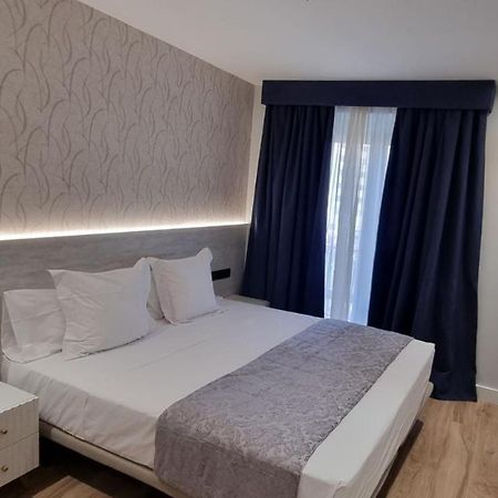 Ch La Petite Maison - Boutique - Мадрид Экстерьер фото